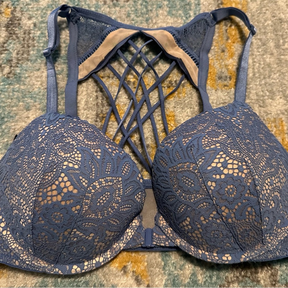 Victoria Secret Very Sexy racer back, wired, push-up bra, size 36C